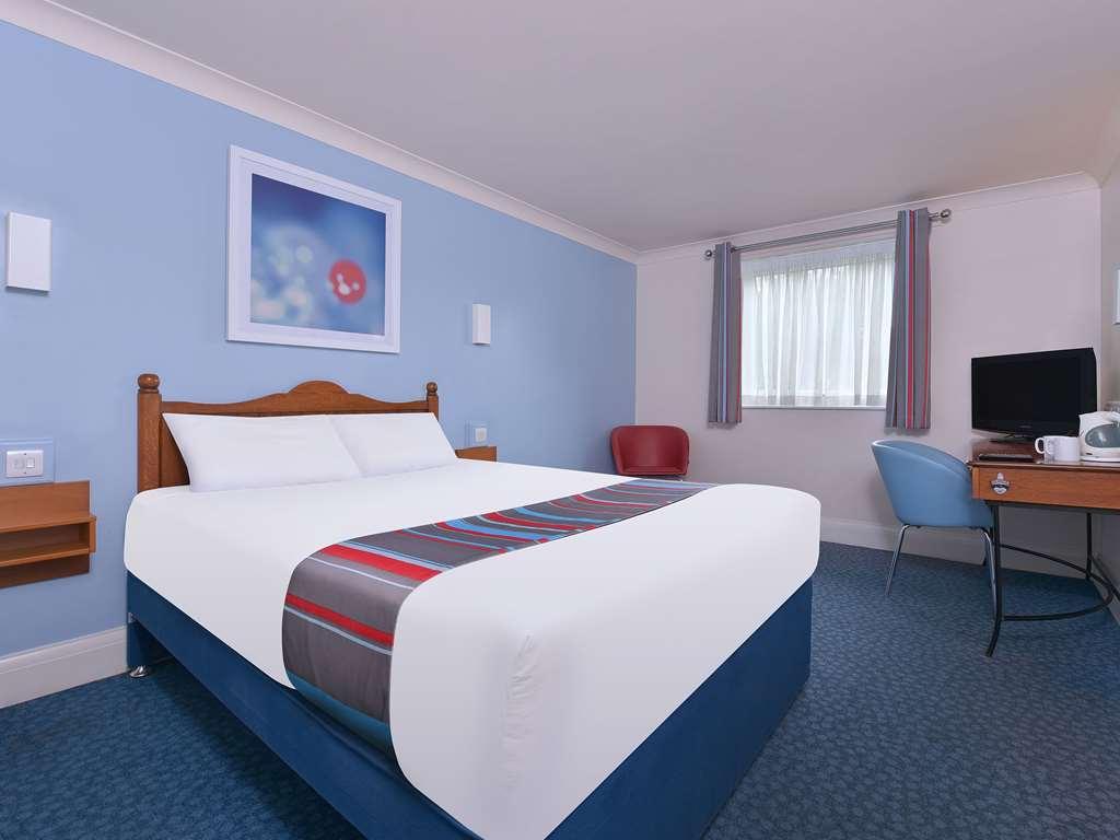 Travelodge Bournemouth Cooper Dean Номер фото