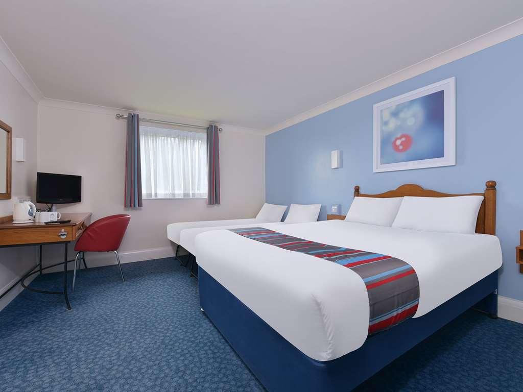 Travelodge Bournemouth Cooper Dean Номер фото