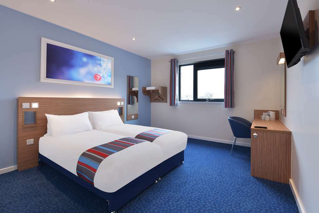 Travelodge Bournemouth Cooper Dean Номер фото