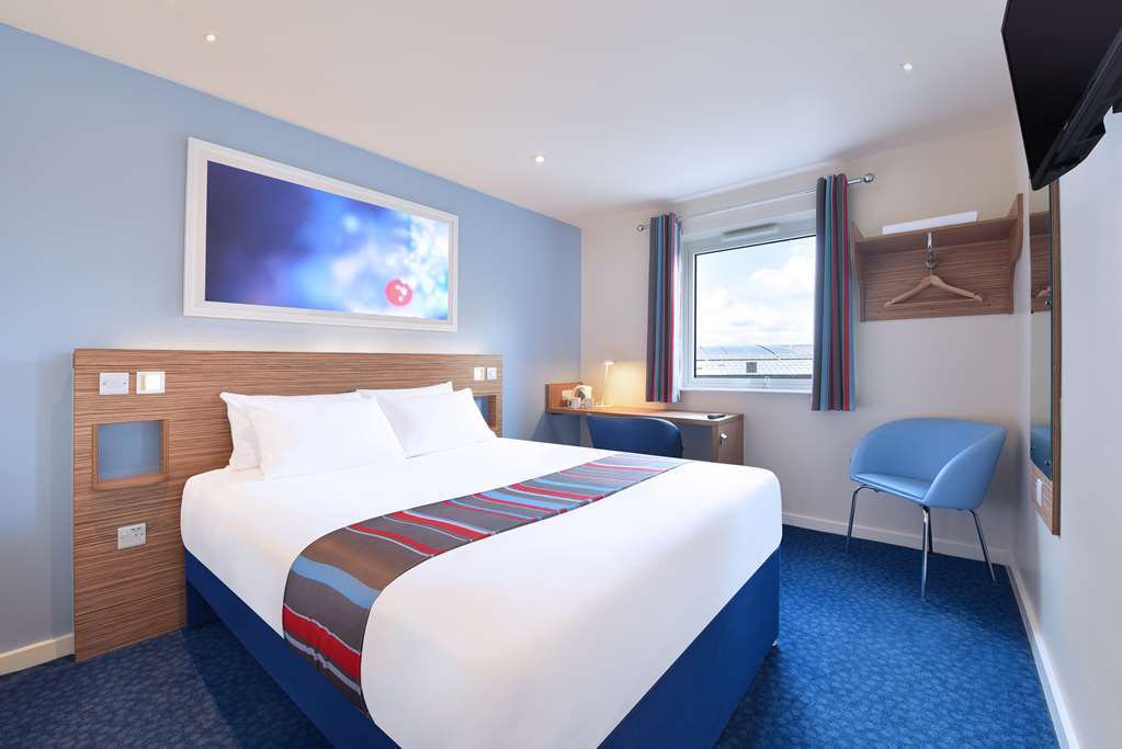 Travelodge Bournemouth Cooper Dean Номер фото