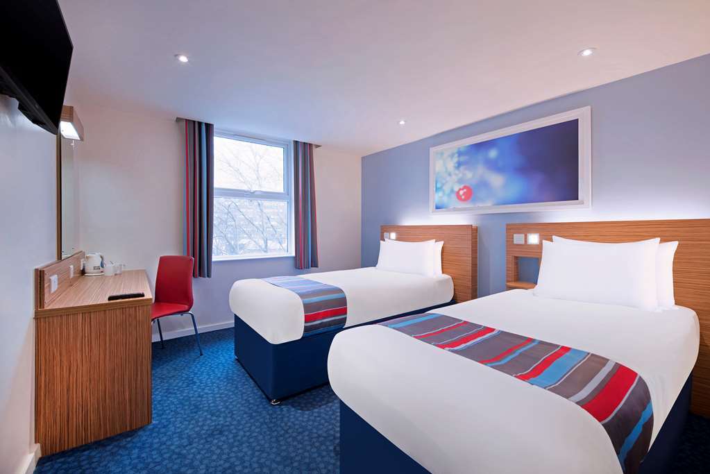 Travelodge Bournemouth Cooper Dean Номер фото